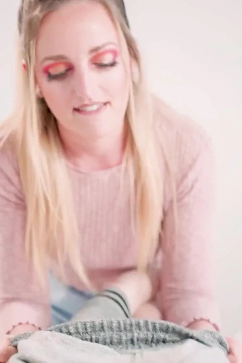 Charlie Forde ile boşalıyor, Darcy Chase