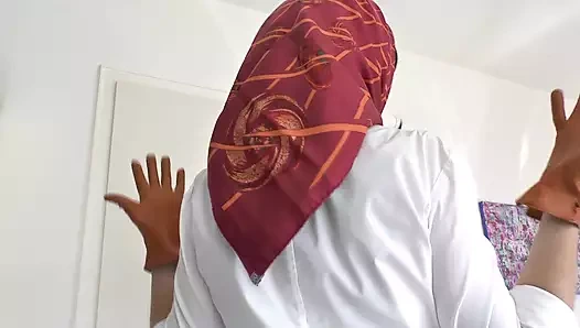 Deri eldivenleri kokluyor ve mastürbasyon yapan bayan Victoria Valente bakış açısı 31 talimatı