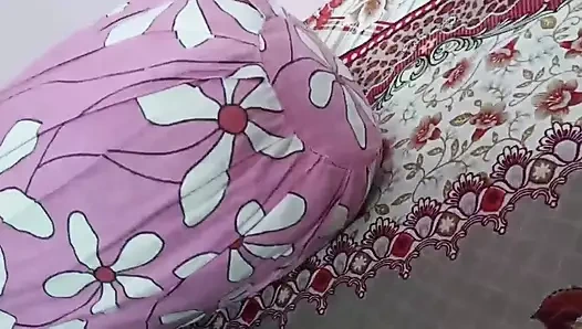 Hintli Bengalli ev hanımı boudi sıkı sikişiyor