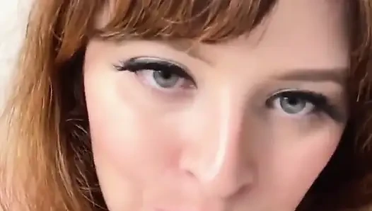 Burada senin için güzel uzun ve şapırtılı bir oral seks var çünkü gerçekten sana biraz gıdımlamak ve boşalmana yardım etmek istiyorum