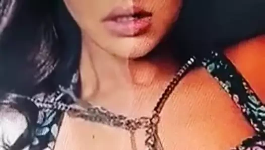 Nusrat faria cumm haraç