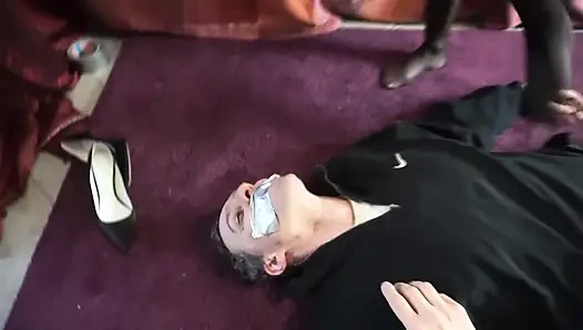 İç Çamaşırlı Bağlı Hatun Yoğun BDSM Oyununa Boyun Eğiyor