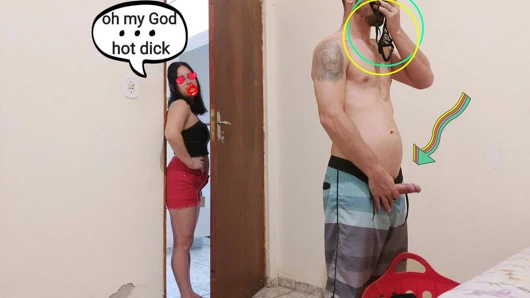 Orta yaşlı seksi üvey anne üvey oğlunu külotunu koklarken yakaladıktan sonra azgın