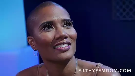 Jet setting Jasmine erkek arkadaşı Dillon Diaz'i Kral Noire ile aşağılıyor!