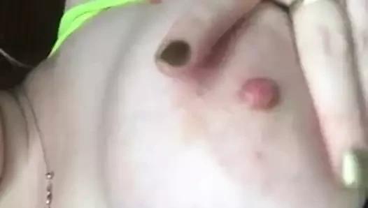 Azgın komşum benimle alay ediyor