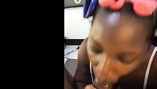 Bir kaput giymeli miyim çok sevimli hissediyorum ve aynı zamanda edepsiz ateşli sikişiyorum sikini emerken seksi koltuk altımı kokla - jhodez1