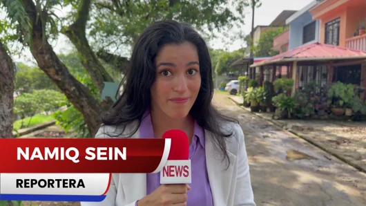 Seksi bir muhabir, haber için sert bir şekilde sikişiyor!