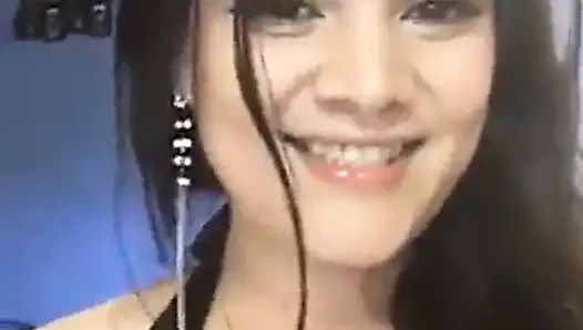 Otra mega culona gladys con vistido