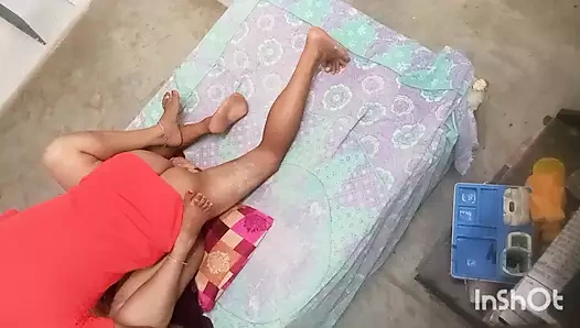Uttar Pradesh'in seksi yengesi evde sikiliyor