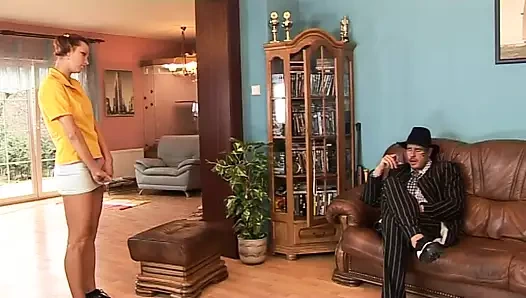 Seks seven sıcak redhead kız seviyor Başlarken ona kedi ve göt becerdin