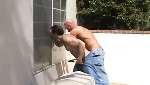 Nautica yardımı eğlendirir