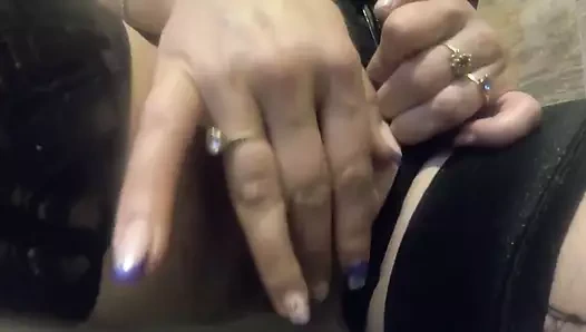 Orta yaşlı seksi kadın ep 63'ün maceraları ağzıma işebilir misin