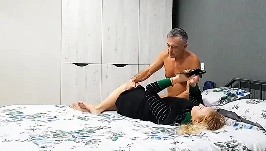 Sarışın olgun eş arada seksten hoşlanır