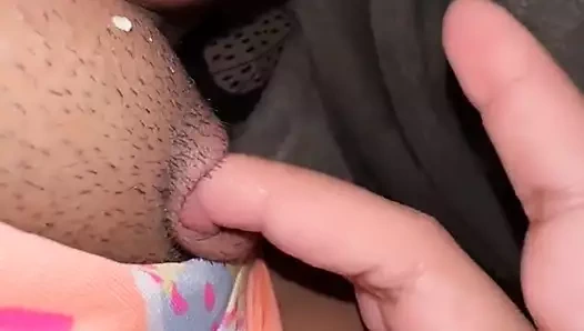 Kocam yanımdayken sevgili Faslımla görüntülü görüşmede mastürbasyon yapıyorum