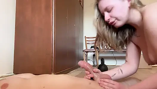 Üvey babamın beni sikmesine ve ağzıma boşalmasına izin verdim