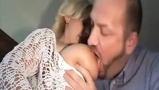 Kızıl Saçlı Ev Hanımı Yoğun Amcık Sikiyor Yakın Çekim