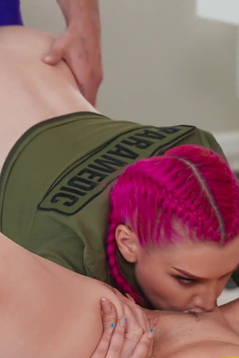 Brazzers - Chloe Surreal evli bir adamla ateşli bir festivali yapıyor, 2 aldatan 1'den daha iyi
