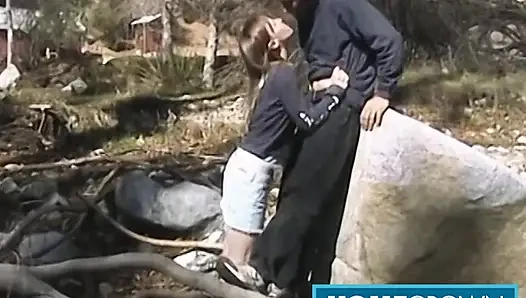 İnce hatun Cody açık havada kovboy kızda paslı büyük yaraktan zevk alıyor