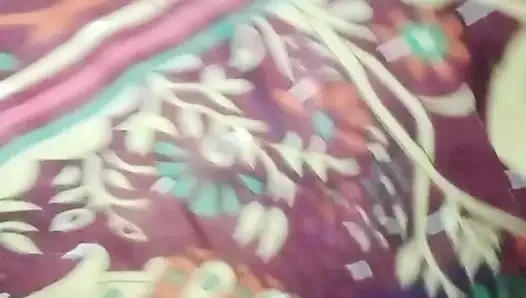 Hintli ev hanımı