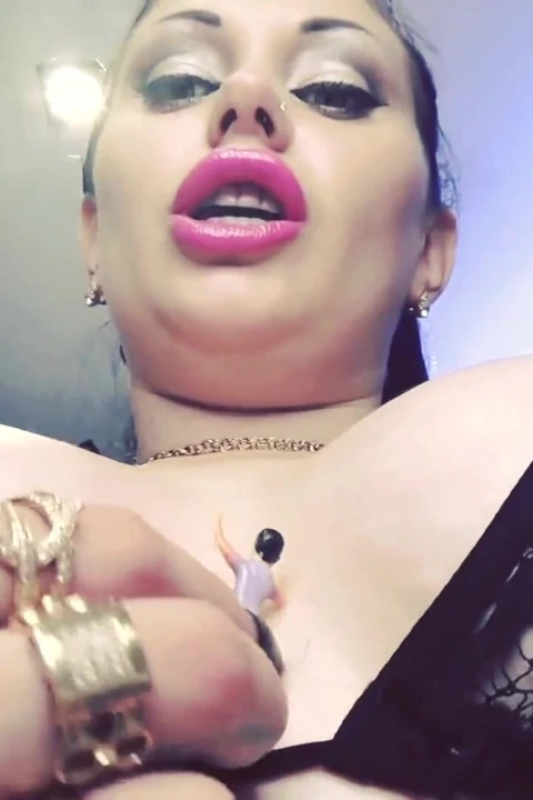 Sonsuza kadar seksi büyük dev kadının seks oyuncağı olacaksın