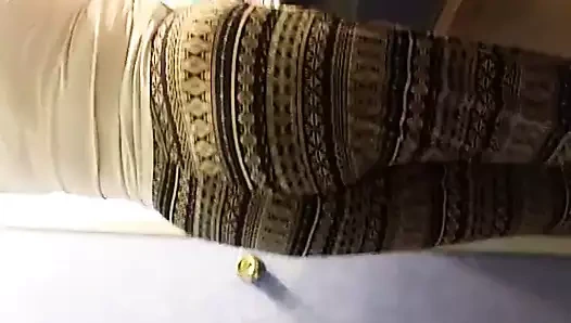 duş için soyunmasını izlemek