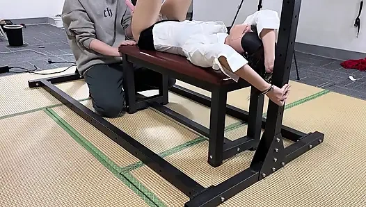 Parçalanan kızlar için titreşim oyunu