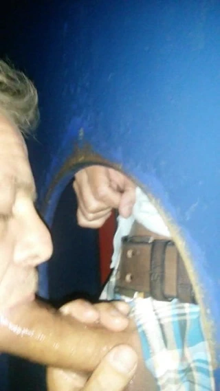 geiler Schwanz am Glory Hole