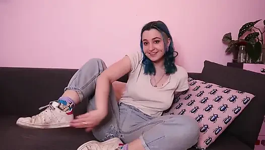 Tw ayak fetişi // aşağılama // hakimiyet // tatlı ayaklarımı seven onlyfans'ıma kötü olmadığını biliyorum... İşte burada