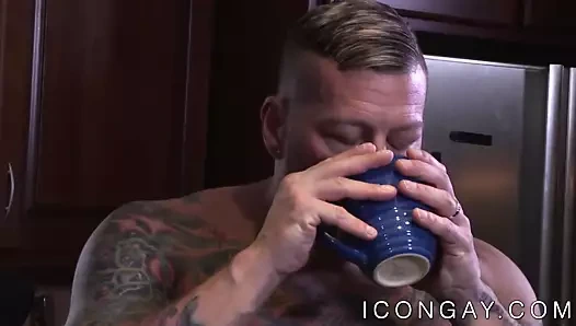Kıskanç sporcu troy accola etli homo tarafından tutkuyla rammed