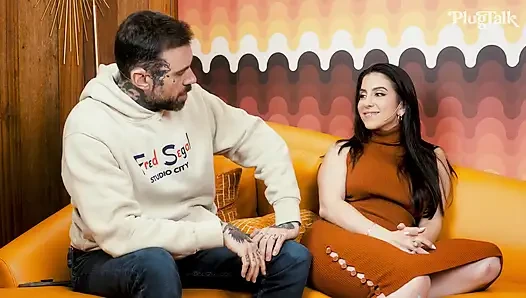 Tıkaçlı konuşma röportajı ve sikiş