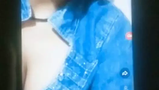 Büyük göğüsler desi online kızları gösteriyor