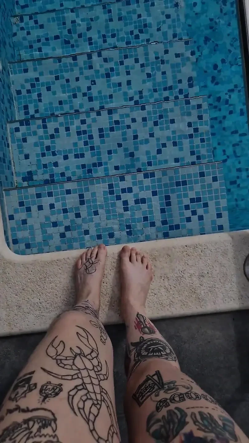 New: Wet Feet Feat Baleathescarleg Pool Tattoo Solo Nude Amateur Hd Porn (Latest) - Canada Special