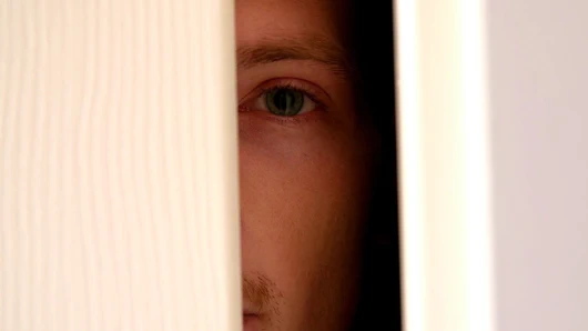 üvey kardeşin mastürbasyonunu izle