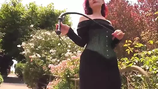 Bakış açısı instagram olgun domino annenin iyi bir sikiş fetişine ihtiyacı var