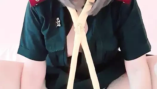 Genç kız izci boşalana kadar erkek arkadaşının yarağına biniyor