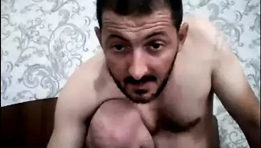 Bir adam itibaren azerbaijan gerizekalı kapalı bir çük ve boşalmak