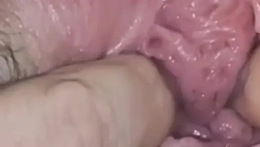 Parmaklar derine iniyor