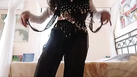 Karantina beni sıkıyor ve bu yüzden kaltak oldum ve bunları senin için yapıyorum