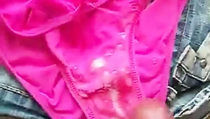 Kız kardeşimin külotu boşalıyor