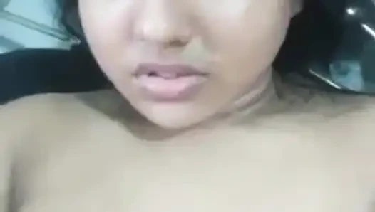 Saf Hintli desi seksi bebek Soniya kendimi sikiyor