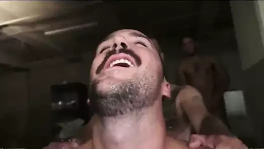 Garajda epik ham seks partisi