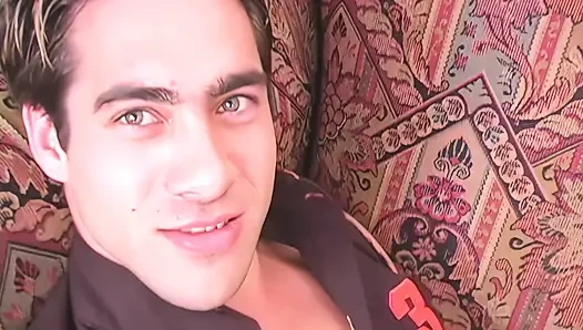 Unutulmaz sikiş seansı saf zevki ve akan bir boşalma şelalesini serbest bırakıyor