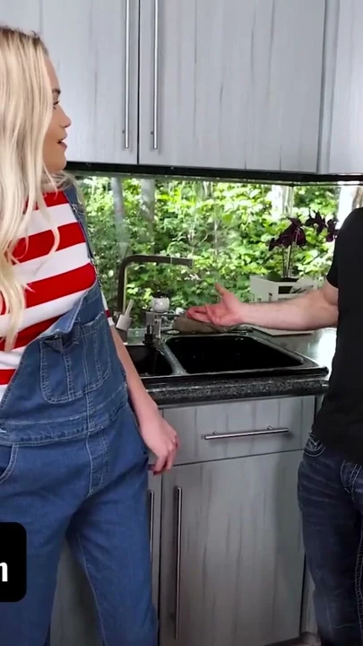 Üvey baba okuldan her gün önce ve sonra minyon üvey kızı Chloe Rose'la sikişiyor - familystrokes | Klip 1