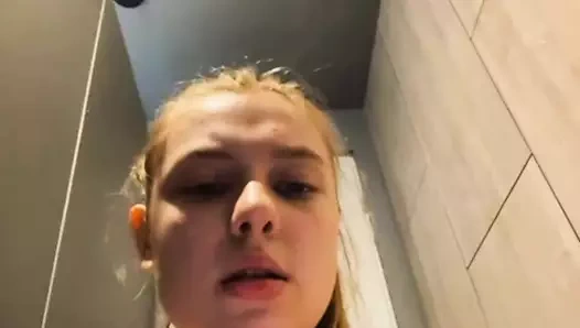 Spor salonunda eğitim ve sikiş