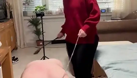 DomLadyMia-SlaveOfM kırmızı şörkler kırmızı, kırbaçlanmış köle Bölüm 1