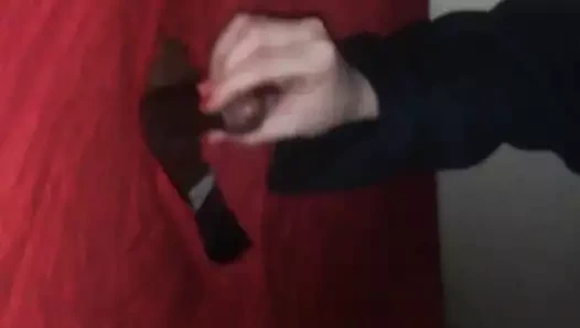 Elle brnle un BBC au gloryhole