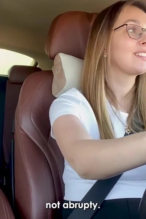Sana saksoyla teşekkür etmeme izin ver? TAMAM! Üvey anne sürüş dersleri için üvey oğlunu sikiyor