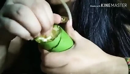 Mükemmel uzun tırnaklar tırmalamak