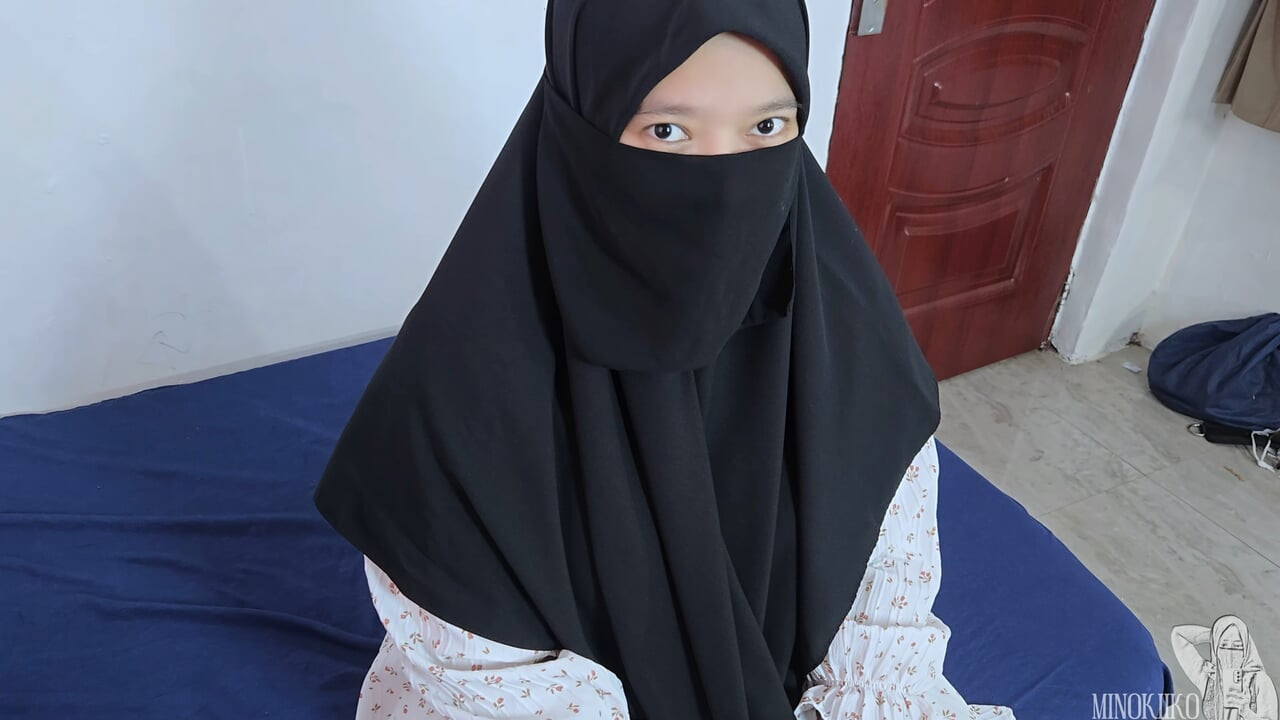 Government Officer Fucks Lonely Asian Niqab Woman When Doing Home Survey - Her Husband didn't know she become whore - Minokiiko