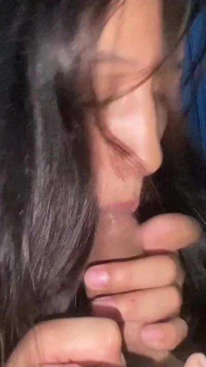 Üvey kız kardeşim bana hayatımın en iyi oral seksini yapıyor | Klip 2